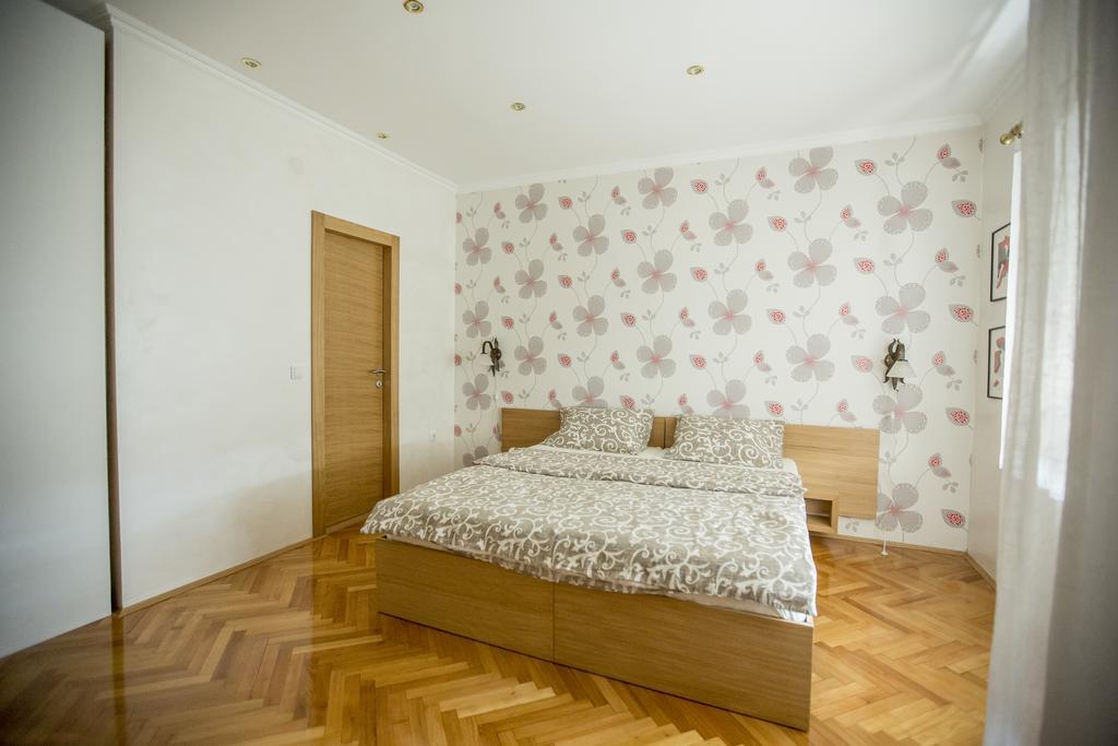 Apartmani Amaro โนวีซาด ภายนอก รูปภาพ