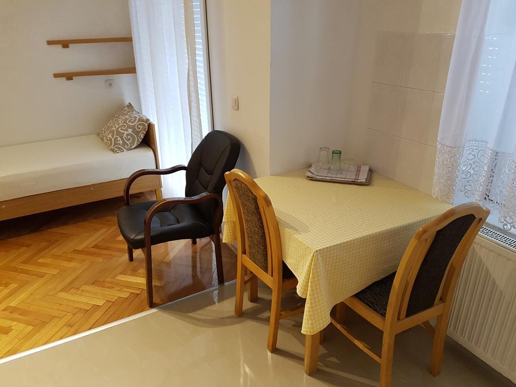 Apartmani Amaro โนวีซาด ภายนอก รูปภาพ